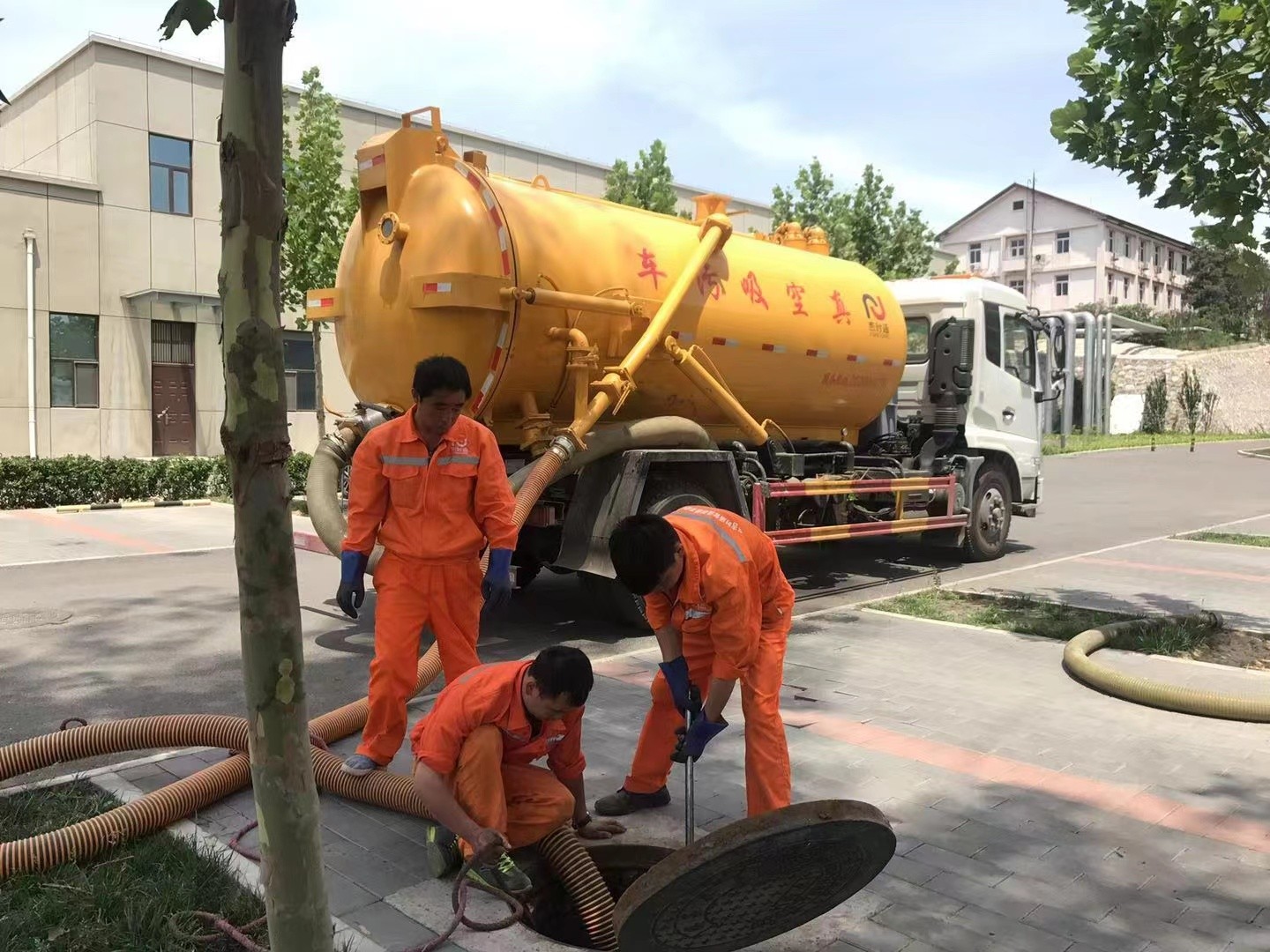 石河子化粪池清理与5-8吨吸粪车施工效率分析